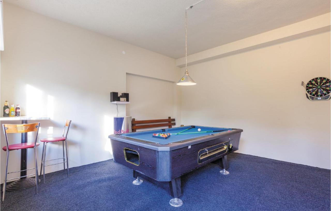 Lovely Apartment In Kastel Stafilic With Jacuzzi Kaštela Exteriör bild